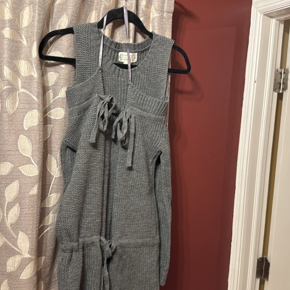 Sweater - Picture 4 of 4